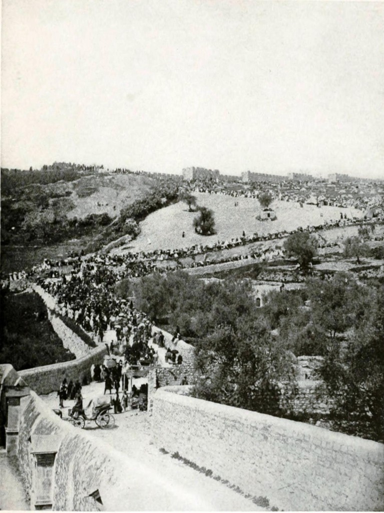 Easter Pilgrims to Jerusalem, view from the east to west 1910.